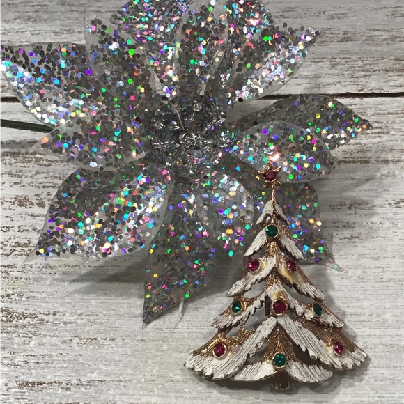 Christmas Tree Pin - Picture 1 of 5